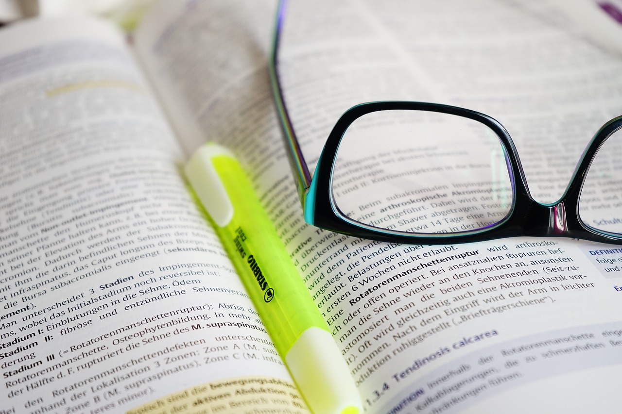 glasses, read, learn-272399.jpg